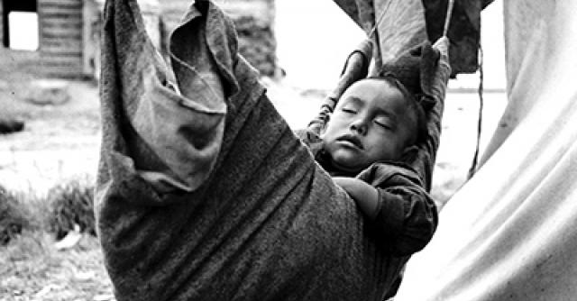 Child Hammock, Rae, 1939 © R-Finnie, PWNHC